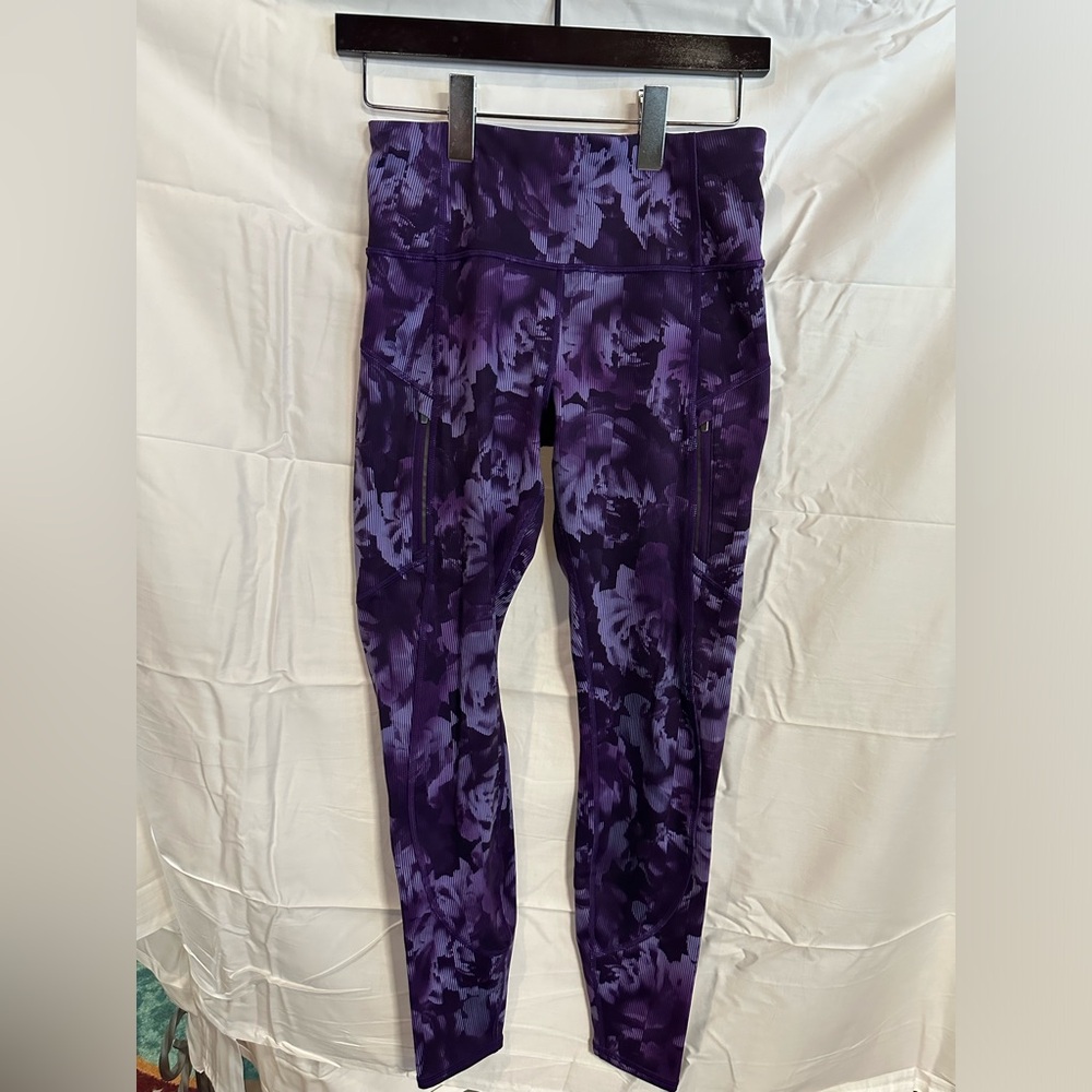 Athleta Rainier Printed Tight Leggings Purple Violet - Size Small